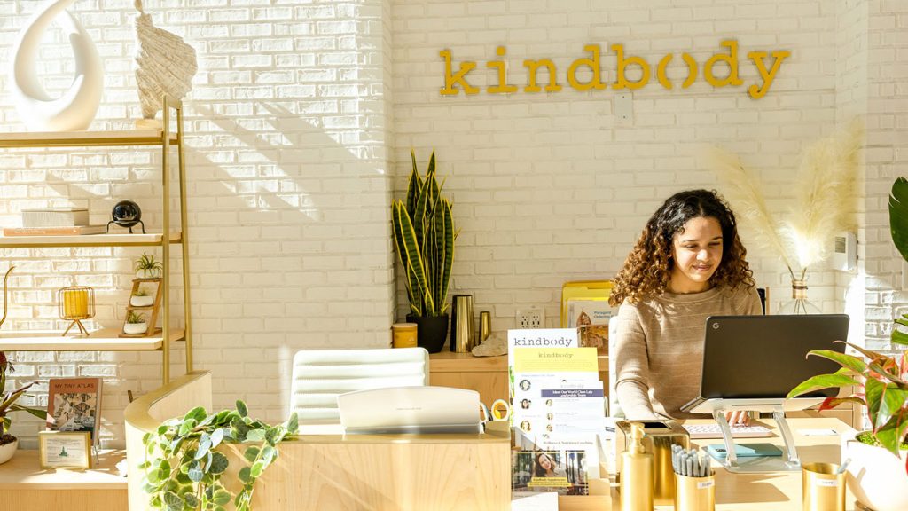 Kindbody Reviews front desk